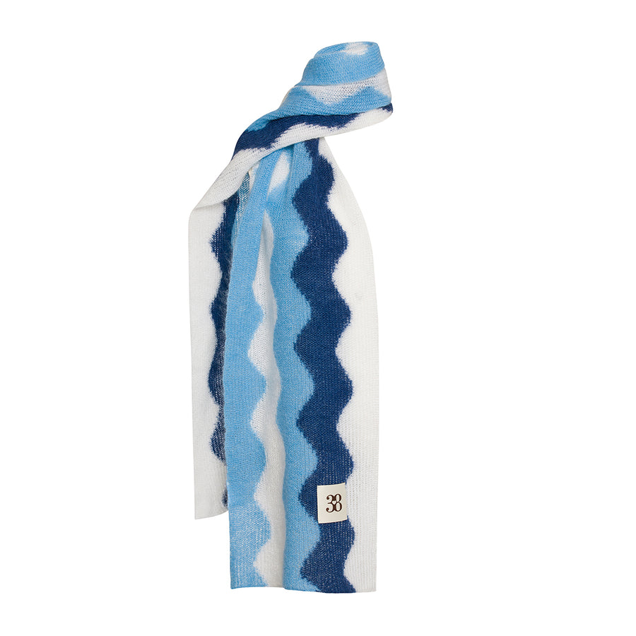 AMY SCARF